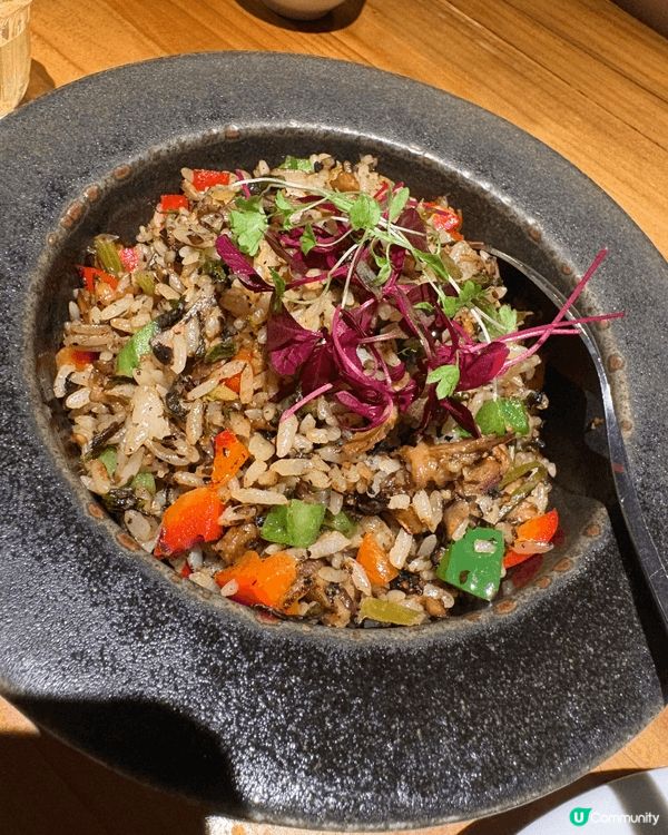 相中既美食，其實全都係素食，位置深圳南油區既素食餐廳，超級美...