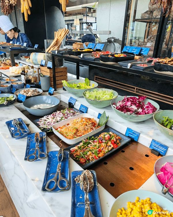 Regent Hotel lunch buffet。 最多人...
