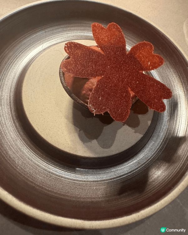 呢日喺尖沙咀望住維港海景晚餐食咗呢一間米芝蓮一星餐廳