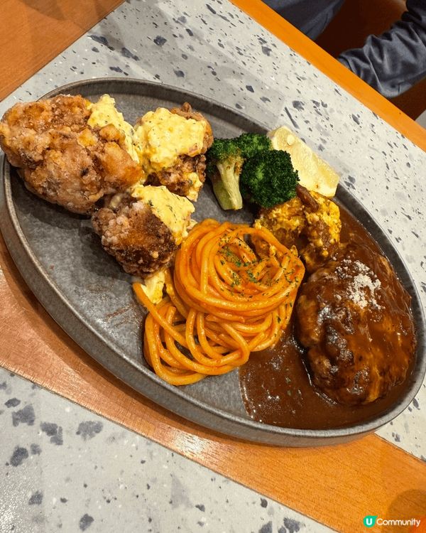 山本漢堡，日本輕食，好啱帶埋小朋友食，將軍澳、圍方有分店～