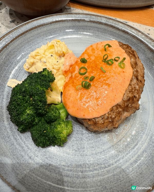 山本漢堡，日本輕食，好啱帶埋小朋友食，將軍澳、圍方有分店～