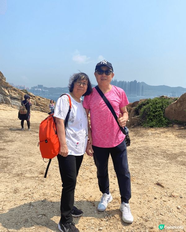 夏天當然係要同陽光玩遊戲，而多啲出外例如行吓山，吸收新鮮空氣...