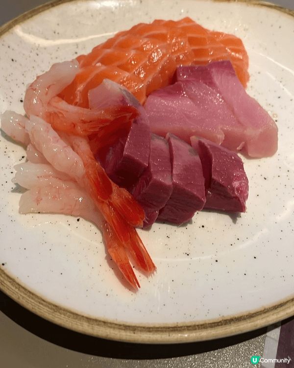 同朋友去富麗敦酒店食自助晚餐慶生。雖然款式唔多，但勝在海洋非...