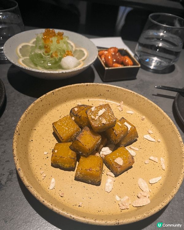 皇后大道中心臟地段的商廈天台，有間翠綠寶石既摩登，結集餐飲、...