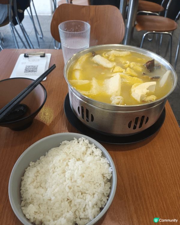 於麻川食花膠棉花鷄湯飯，足料好味。另外賣多款壽司郎壽司，亦回...