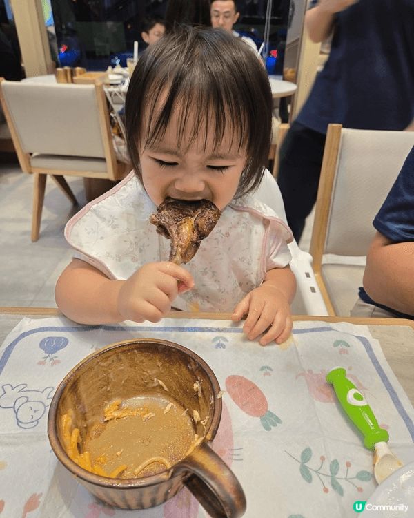 天時暑熱，最啱就係食雪糕同去海洋公園水上樂園玩水消暑！