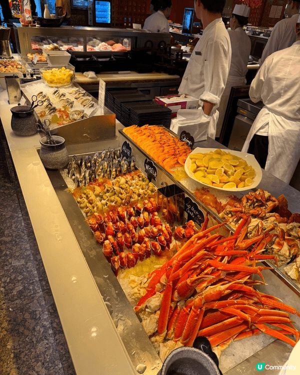 位於尖沙咀喜來登酒店的 The Café，近期推出的自助晚餐...