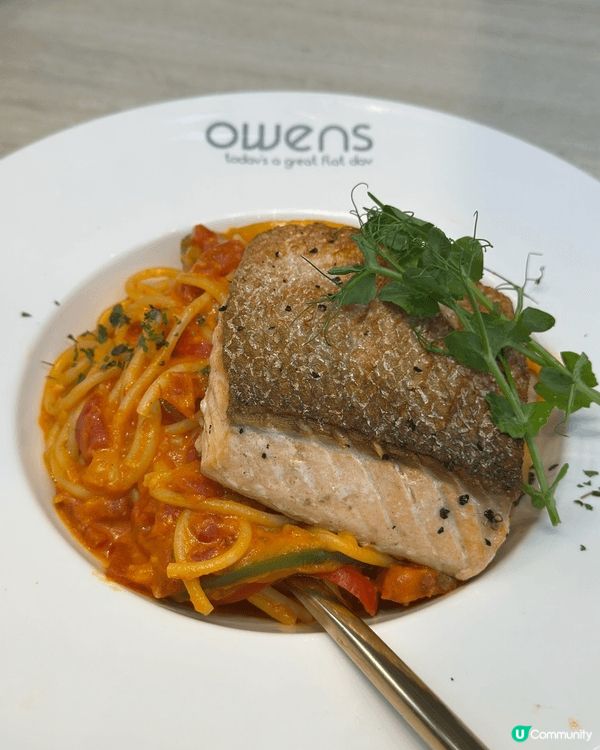 Weekend帶小朋友去屯門Owens西餐廳，點咗外酥內嫩的...