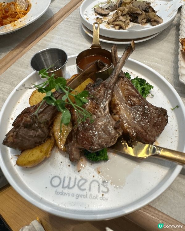 Weekend帶小朋友去屯門Owens西餐廳，點咗外酥內嫩的...