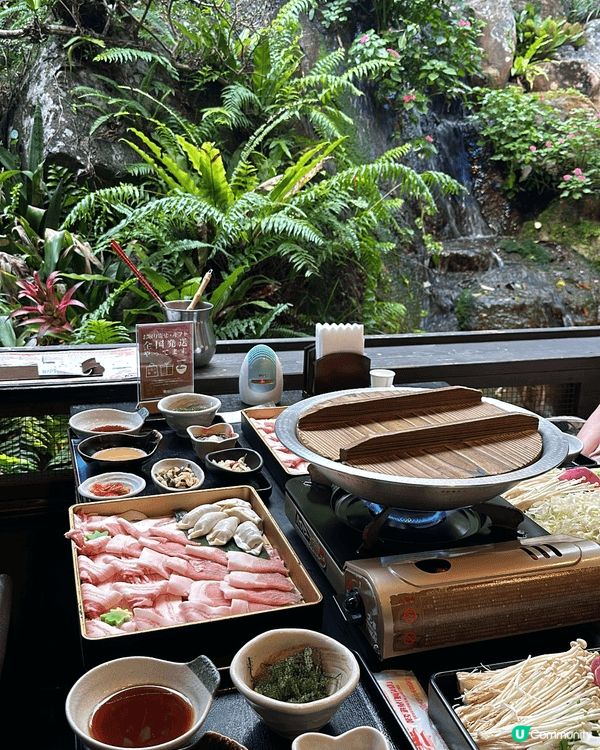 以上的美食圖片是於沖繩拍攝的，店名是「百年古家 大家 阿古豬...