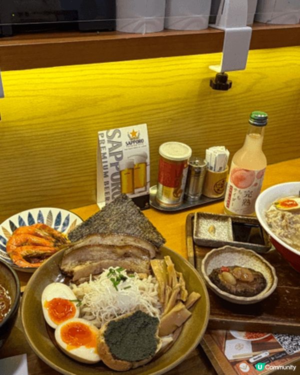 都屋神匠店舖細細間，但五臟俱全，日式簡約風格，木質吧枱同個人...