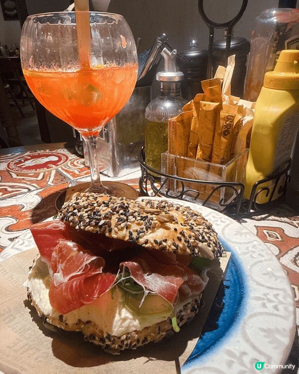 尼間以bagel 做主角的Cafe - UUro，無論賣相食...