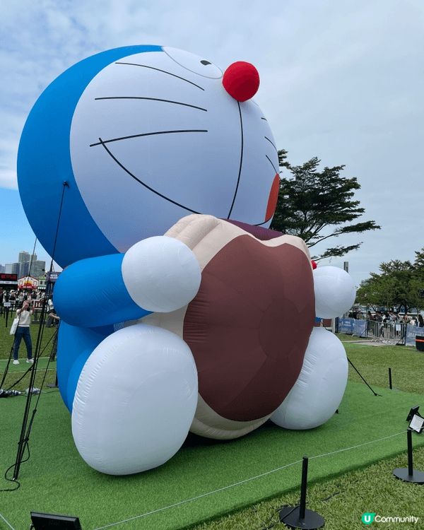 去年維多利亞港飄滿超萌巨型卡通氣墊，圓滾滾的哆啦A夢軟乎乎超...