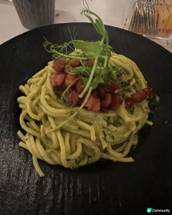 官塘美食元朗冰室，燒鰻魚豬骨湯拉麵或烏冬都好食，午餐同事來食...