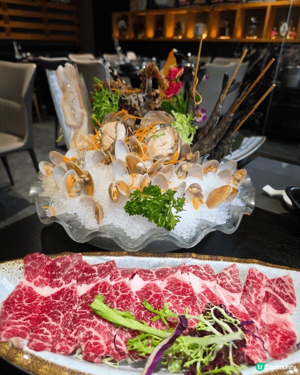 夏日打卡美食點少得夏天最岩食既芒果糯米飯同消暑椰青呢～清涼又...