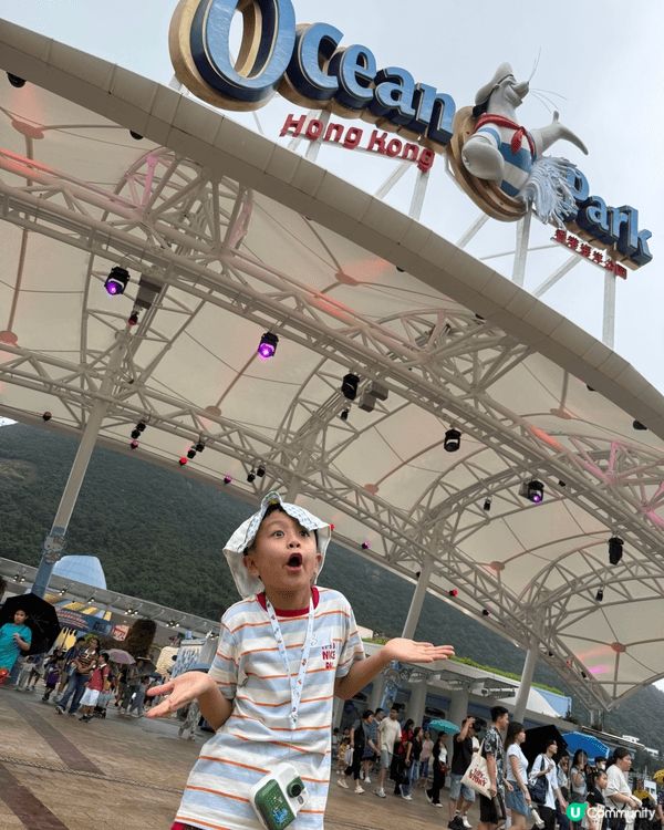 海洋公園去多幾次都唔悶；因為有好多各弍各樣海洋生物及各種動物...