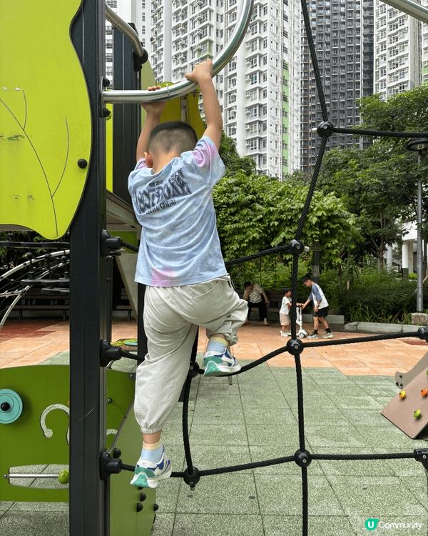炎炎夏日已到，小朋友放暑假，可以帶他去公園多玩玩放電。