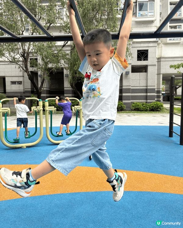 炎炎夏日已到，小朋友放暑假，可以帶他去公園多玩玩放電。