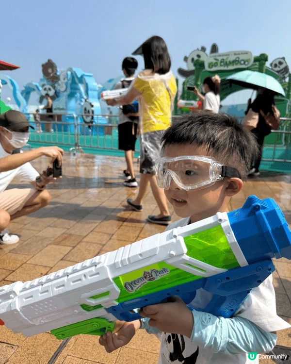 夏天梗係去香港海洋公園啦，由朝玩到晚無悶場，朝早先參加夏日歷...