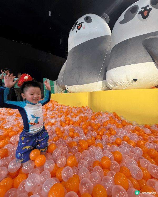 夏天梗係去香港海洋公園啦，由朝玩到晚無悶場，朝早先參加夏日歷...