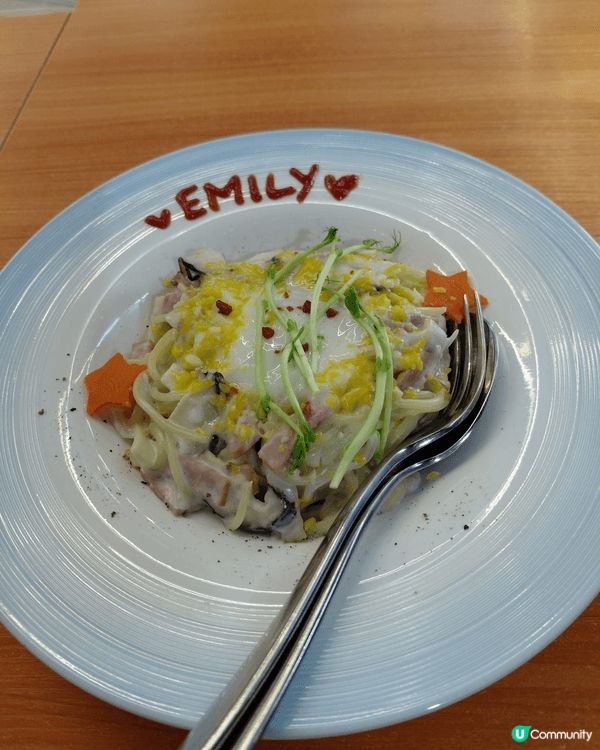 油麻地應援Cafe直擊！主題食物融入偶像應援色，精緻包裝滿載...