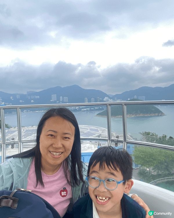 海洋公園係香港歷史悠久且最具代表性的非牟利主題樂園，結合了海...