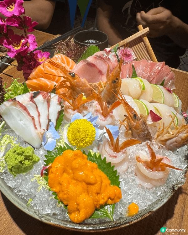 圖中美食新鮮，遊玩地點是東莞的塘厦三正半山酒店