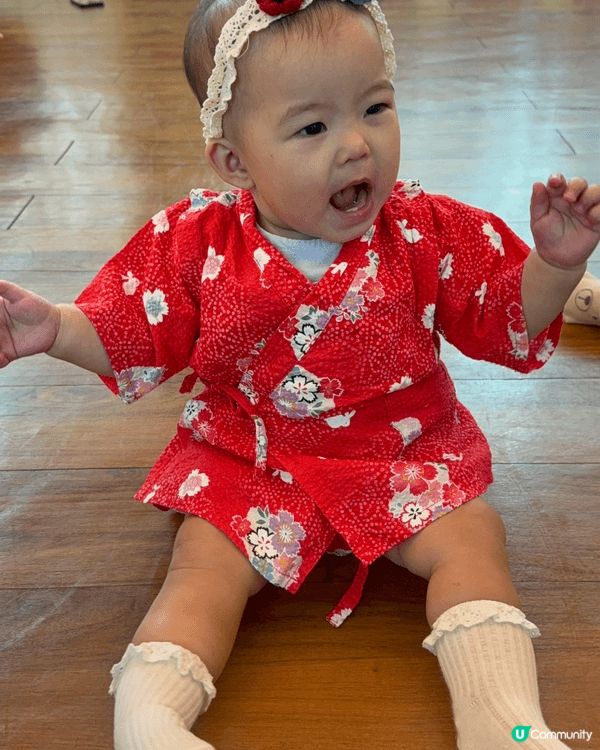 今個夏天帶埋BB去咗夏日主題影相，BB穿著紅色日式浴衣玩西瓜...
