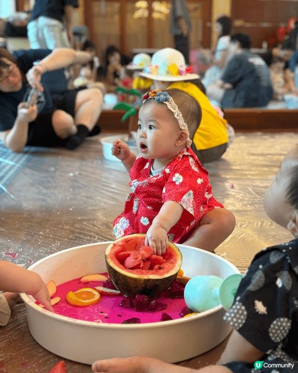 今個夏天帶埋BB去咗夏日主題影相，BB穿著紅色日式浴衣玩西瓜...