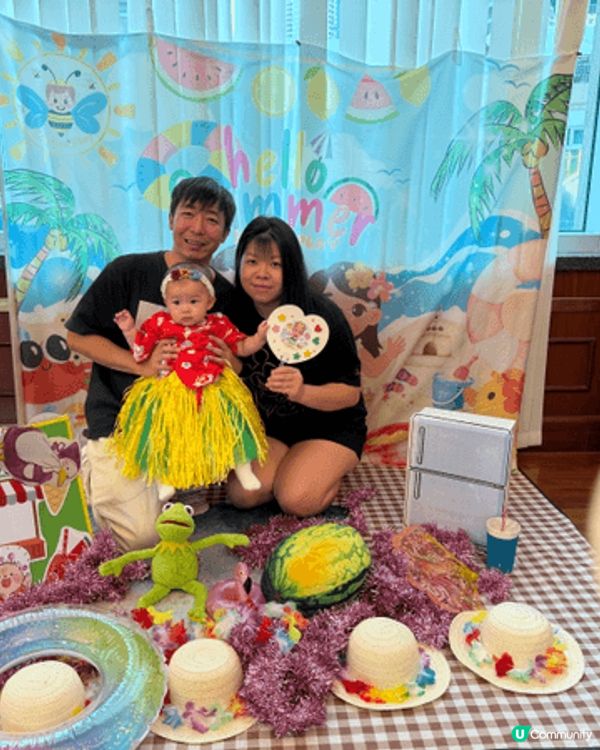 今個夏天帶埋BB去咗夏日主題影相，BB穿著紅色日式浴衣玩西瓜...