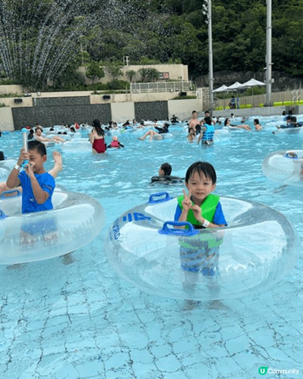 今年6月尾去了海洋公園水上樂園玩，玩了一天好開心