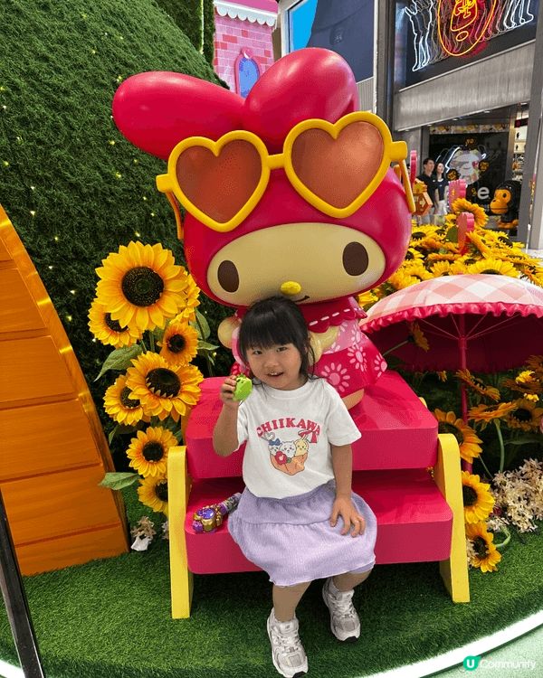 係元朗Yoho mall中庭舉辦嘅夏日sanrio展覽，女女...
