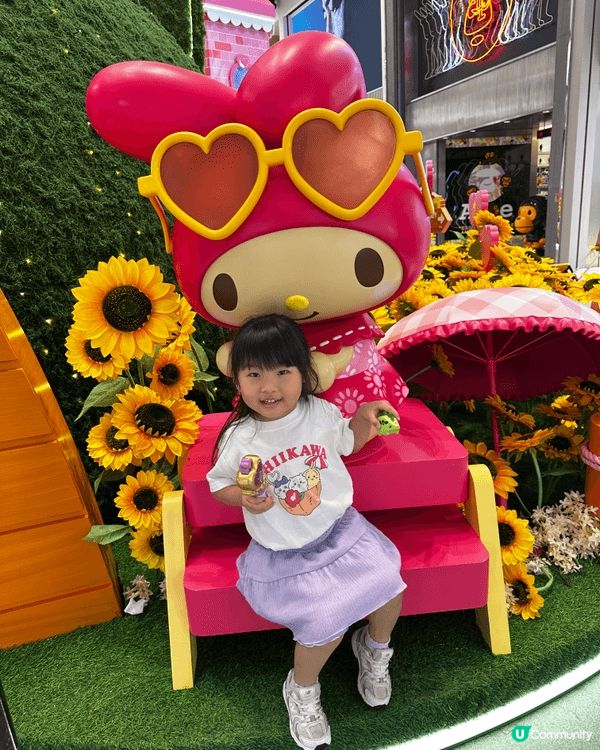 係元朗Yoho mall中庭舉辦嘅夏日sanrio展覽，女女...