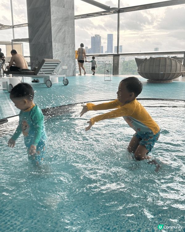 炎炎夏日，小朋友放暑假，去staycation, 食雪糕，游...