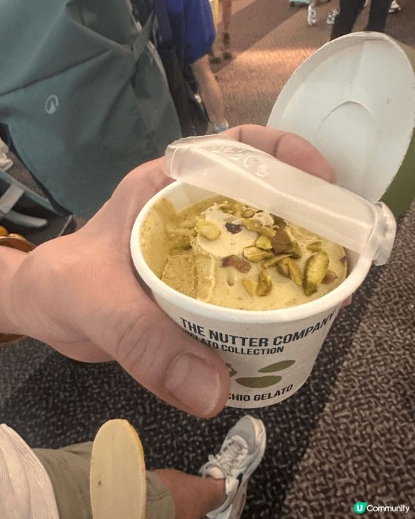 大圍圍方食左韓國石頭鍋飯，同埋行書展食咗兩杯雪糕