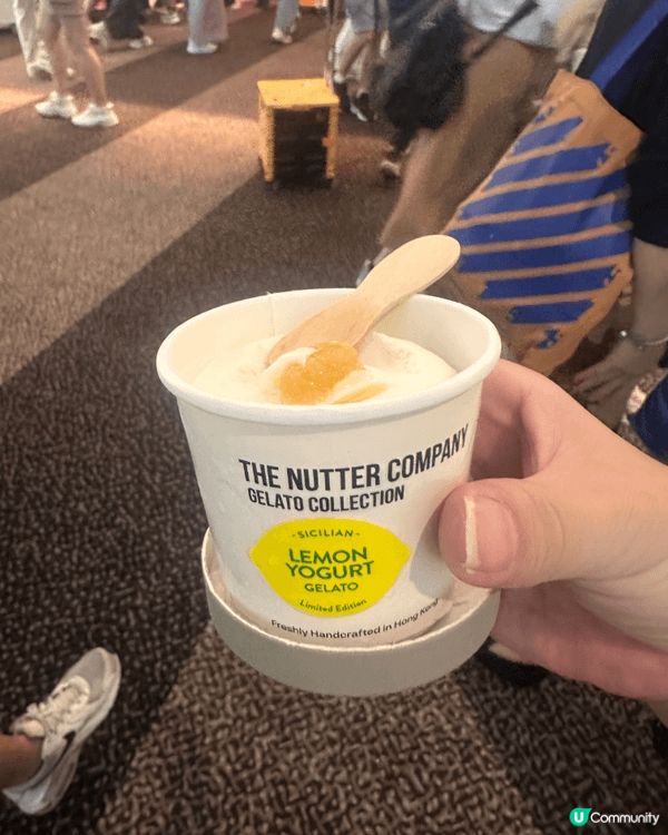 大圍圍方食左韓國石頭鍋飯，同埋行書展食咗兩杯雪糕