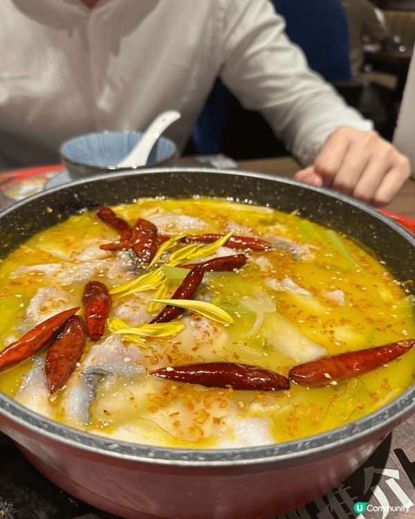以上酸菜魚是我最愛的餐廳「捌壹壹 」所吃的，另外朋友介紹我吃...