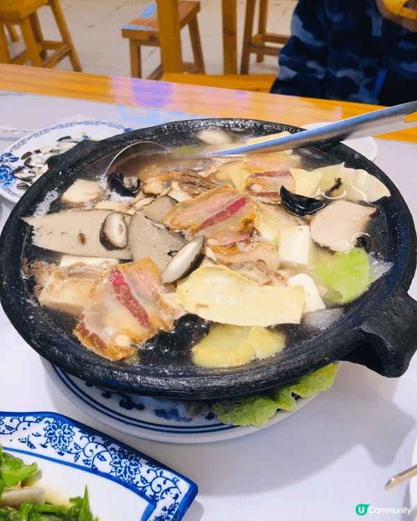 三鮮煲，雞腸米線，粉蒸肉，水煮牛肉，成都夏日小店美食