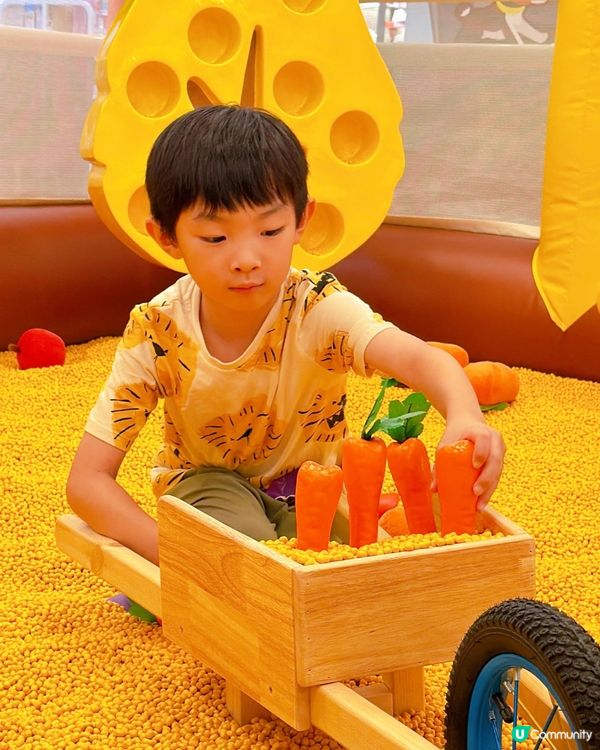 玩爆巨型充氣樂園🧸💦 Mikiki x Momoland