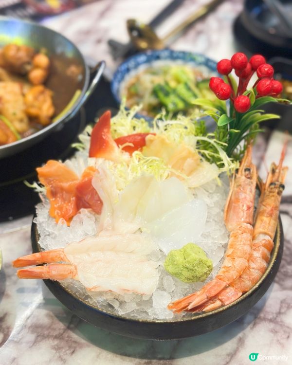 想去尖沙咀食阿爺八鮮鍋好耐,見親人食啲海鮮同火鍋配料都好吸引...