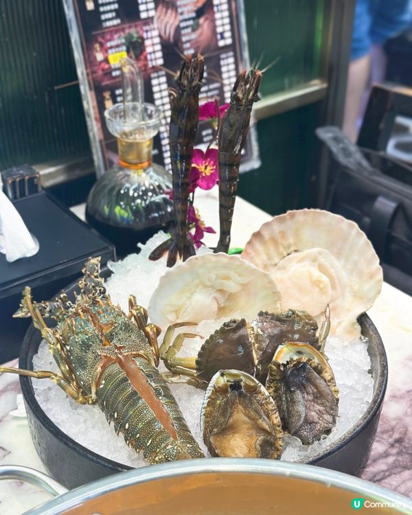 想去尖沙咀食阿爺八鮮鍋好耐,見親人食啲海鮮同火鍋配料都好吸引...