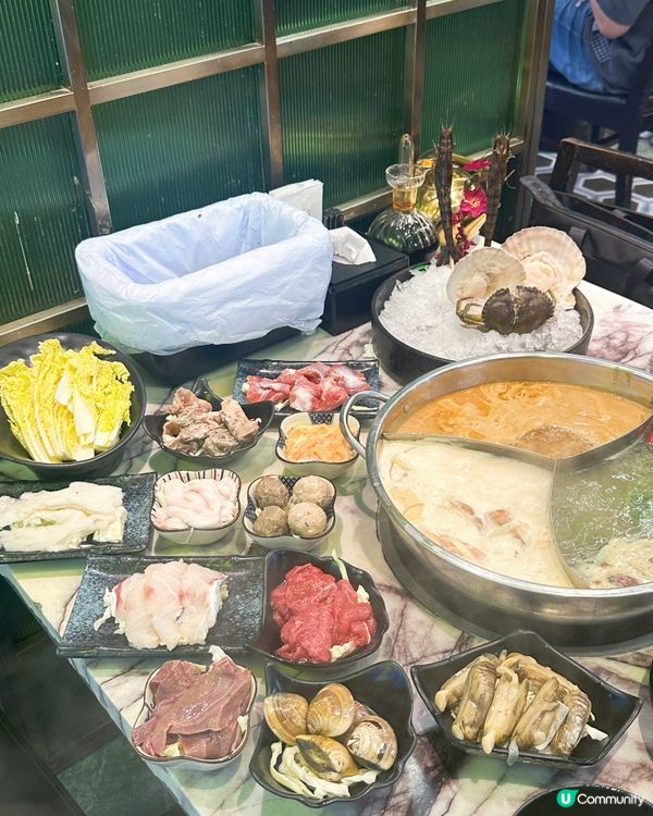 想去尖沙咀食阿爺八鮮鍋好耐,見親人食啲海鮮同火鍋配料都好吸引...