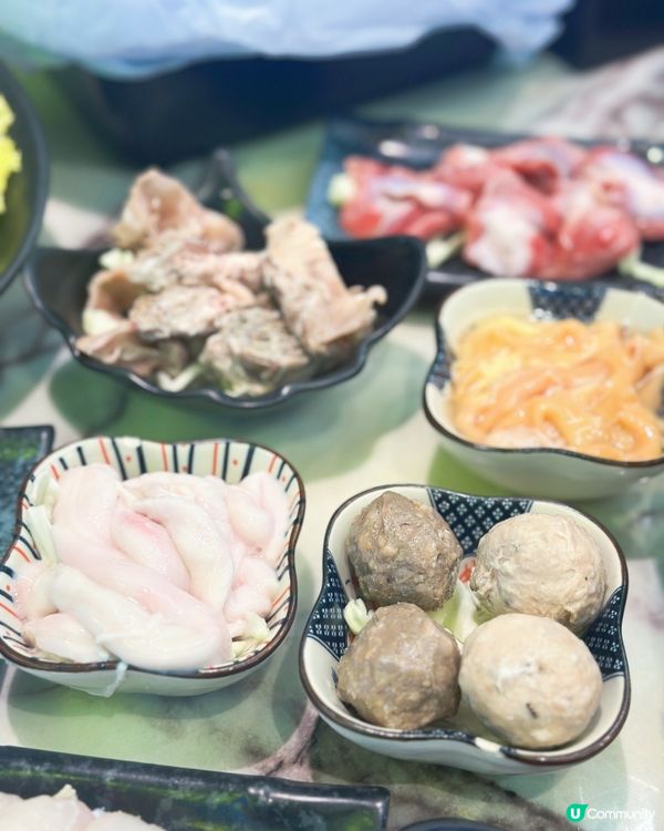 想去尖沙咀食阿爺八鮮鍋好耐,見親人食啲海鮮同火鍋配料都好吸引...