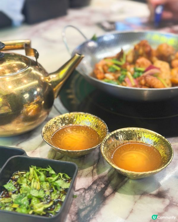 想去尖沙咀食阿爺八鮮鍋好耐,見親人食啲海鮮同火鍋配料都好吸引...