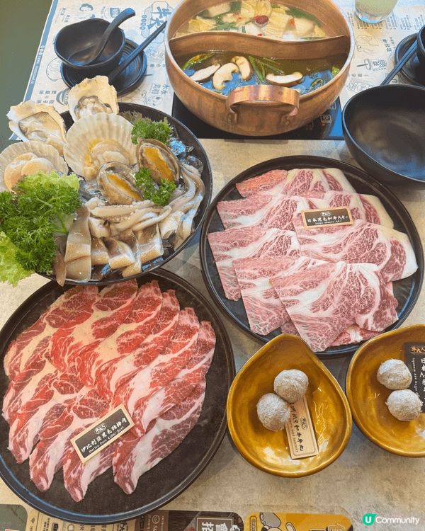 以上食物餐點都是值得推介的，有牛大人的頂級A4和牛火鍋同海鮮...