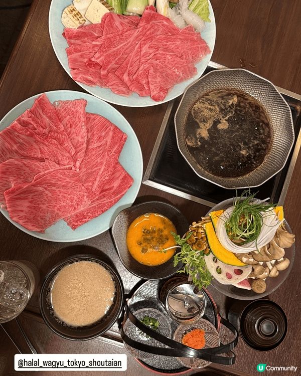 將所有點嘅食物材料指出，更吸引觀眾目光。 一張相有不同的食物...