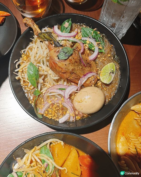 介紹特色香港小食， 其次利用食物都可以呈現周圍嘅環境