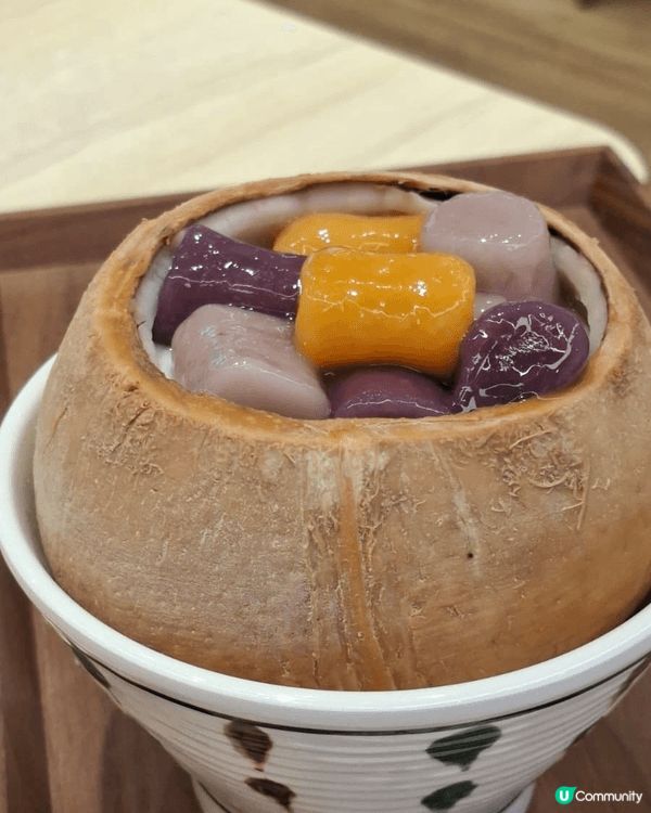 最近龍糖坊係荃灣開新分店呀！幾鍾意佢哋嘅椰皇系列，今次點咗芋...