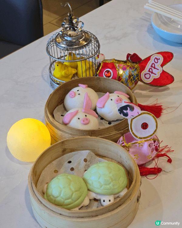 精緻無花果開放式吐司：麵包口感酥脆，新鮮無花果帶著清甜，搭配...