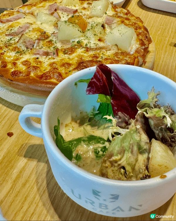 這間是cat cafe，亮點除咗貓貓之外，Pizza Jui...